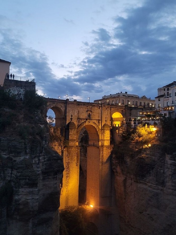 스페인 론다에 가면 깜짝 놀랄 다리가 있습니다