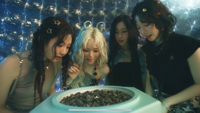 민초괴물과 싸우다 이제는 옥수수 키우는 에스파