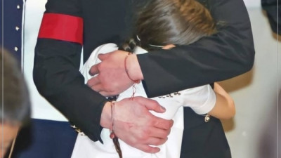 군대에서 남자랑 포옹 vs 여자랑 악수하고 휴가.jpg