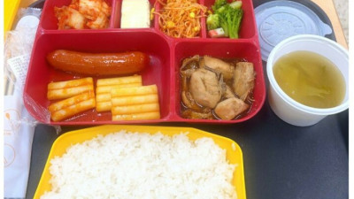 부실하다 v 양호하다 갈리는 오늘자 예비군 도시락