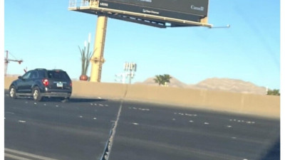 현재 캐나다 정부가 미국 전국에 뿌리고 있다는 광고