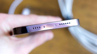 애플이 아이폰에서 없앨까 생각하고 있다는 것